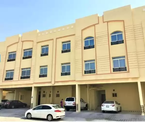 Жилой Готовая недвижимость 2 спальни Н/Ф Квартира  в аренду в Аль-Садд , Доха #12821 - 1  image 